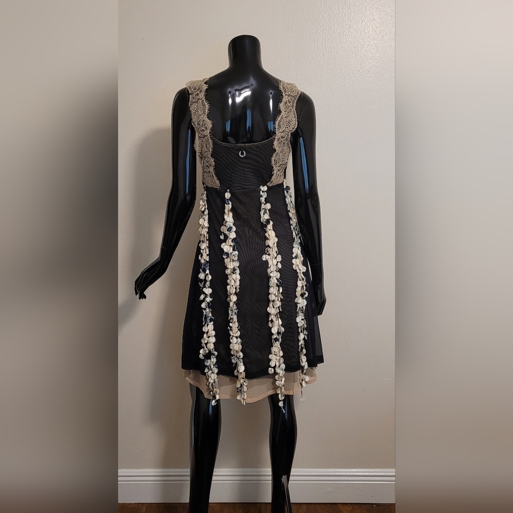 Save The Queen Layered Appliqué Romantic Dress - Picture 3 of 9